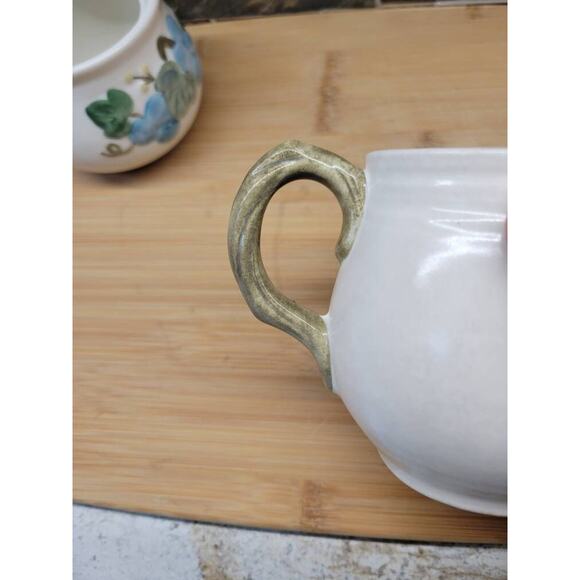 Vintage Blue Sculptured Grape Metlox, Cream Sugar and Lid, Poppytrail Vernon - Picture 5 of 5